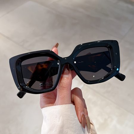 Women'S Oversized Fashion Glasses with Black Frames & Clear Lenses - Trendy Street Style Party Eyewear for Casual or Formal Occasions, Fashionable Accessory, Trendy Glasses