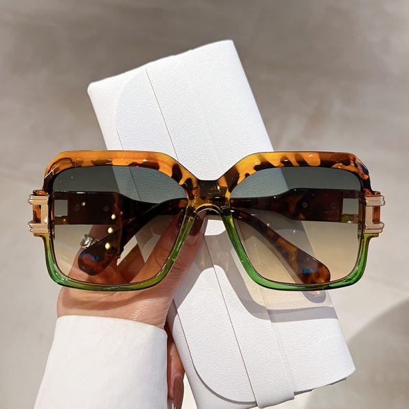Women's Oversized Square Glasses - Brown & Golden Tortoiseshell Frames with Green Accents, Non-Prescription Party, Streetwear, Everyday Chic Eyewear - Women's Fashion Fashion Glasses, Party Accessories, Lightweight Frames, Streetwear Style, Bold Design, D